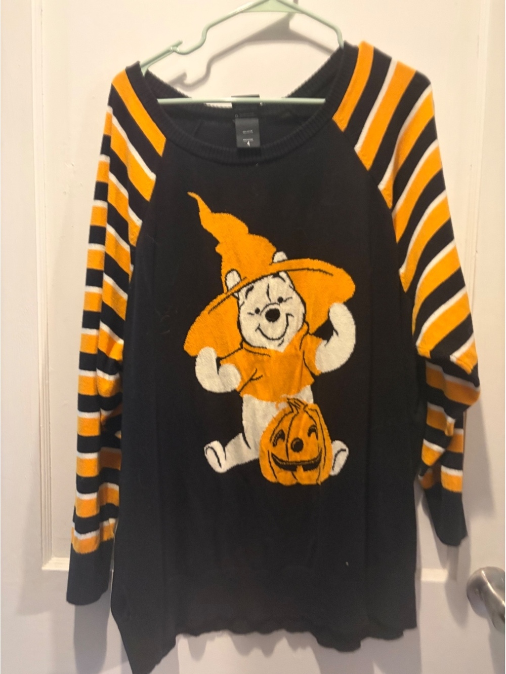 Torrid Disney Winnie the Pooh Halloween Sweater Size 4